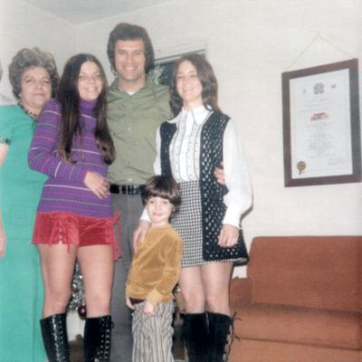 Bill Proeger with his mother, his half-sister Kathi, his wife Nancy and their son Earl, c. 1972 (colour-restored print)